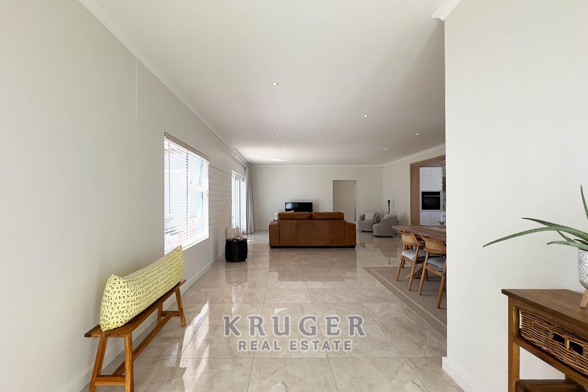 Contemporary Family Home - Photo 2