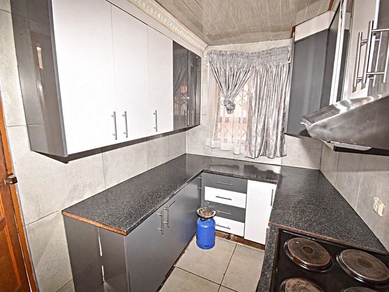 Welcome to your new home! - Photo 8