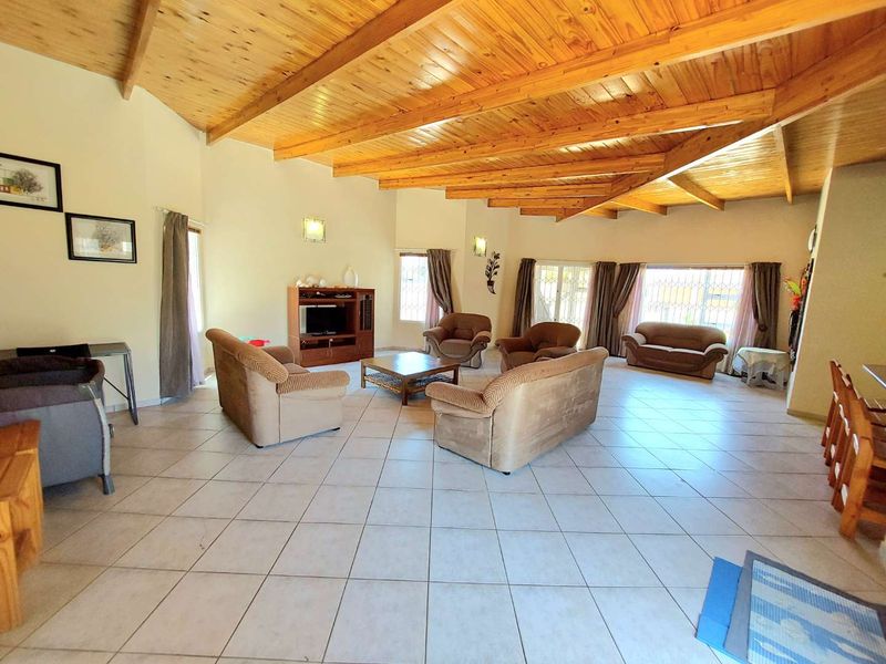 Niemann's Self Catering Family Home - Photo 4