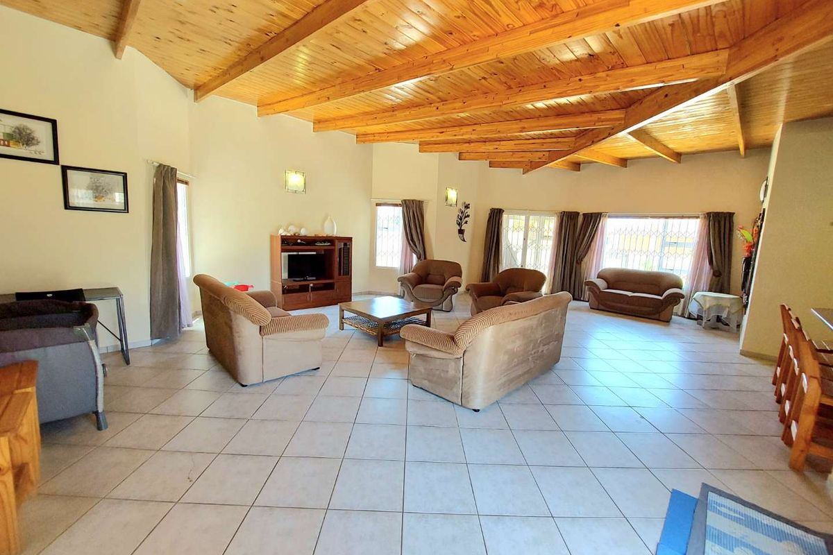 Niemann's Self Catering Family Home - Photo 4