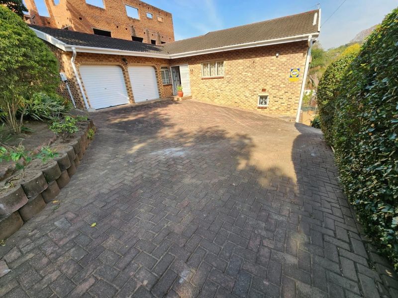 Exceptional Dual Living Opportunity- 2 Freestanding Houses- in the Heart of Clare Estate - Photo 1