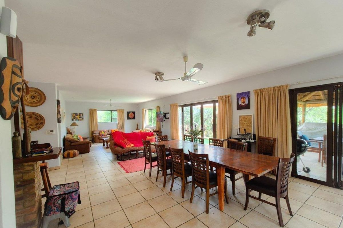 Property for Sale: Stunning 6-Bedroom House in Boschenvaal Eco Estate - Photo 4