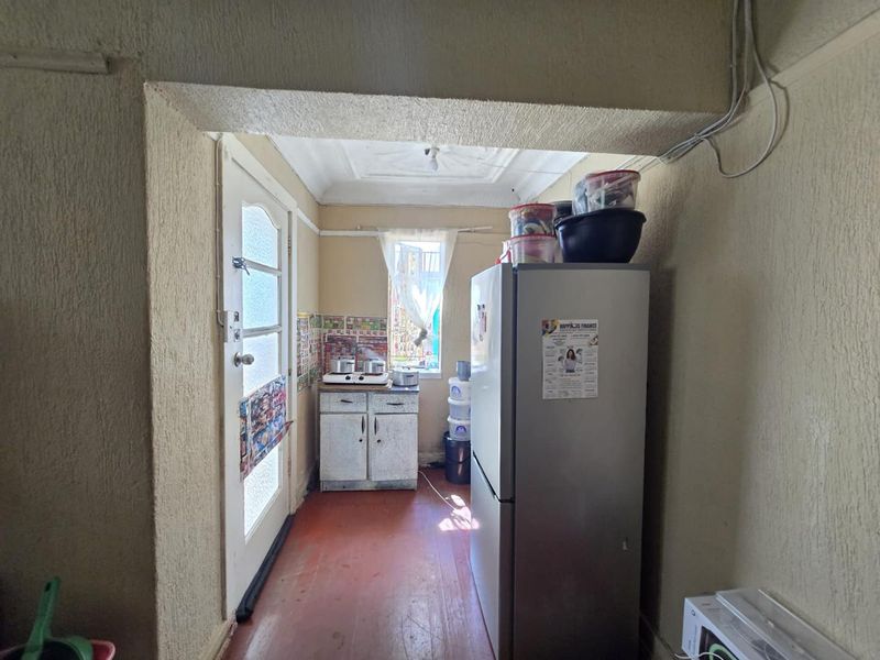 **Charming 3-Bedroom House For Sale in Rosettenville, Johannesburg** - Photo 3