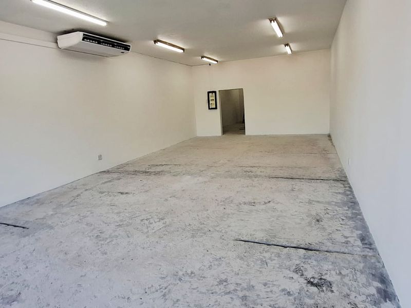 "Umhlanga Rocks Retail Gem – Perfect for Your Business!" - Photo 10