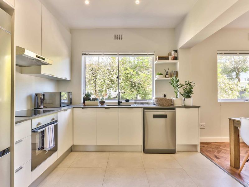 Charming 2-Bedroom Apartment in Upper Green Point.- 27K. - Photo 5