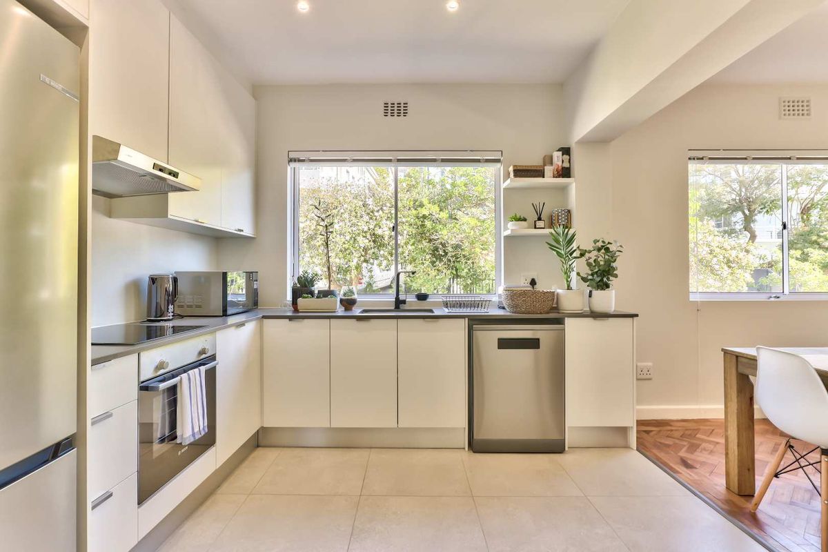 Charming 2-Bedroom Apartment in Upper Green Point.- 26K. - Photo 5