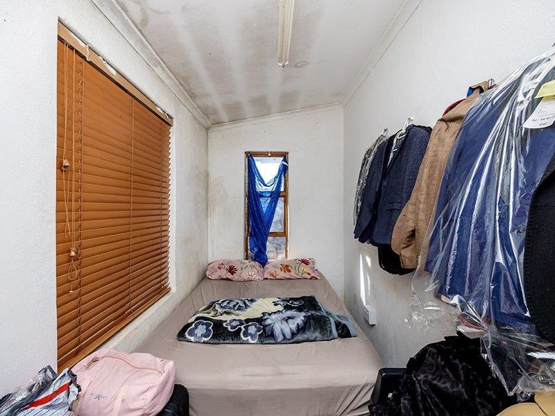 Investment Opportunity: Spacious 7 Bedroom House in Vasco Estate, Goodwood - Photo 9