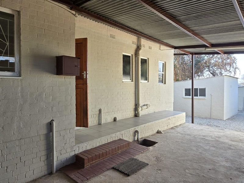 5 Bedroom House for Sale in Proclamation Hill, Pretoria - Photo 2