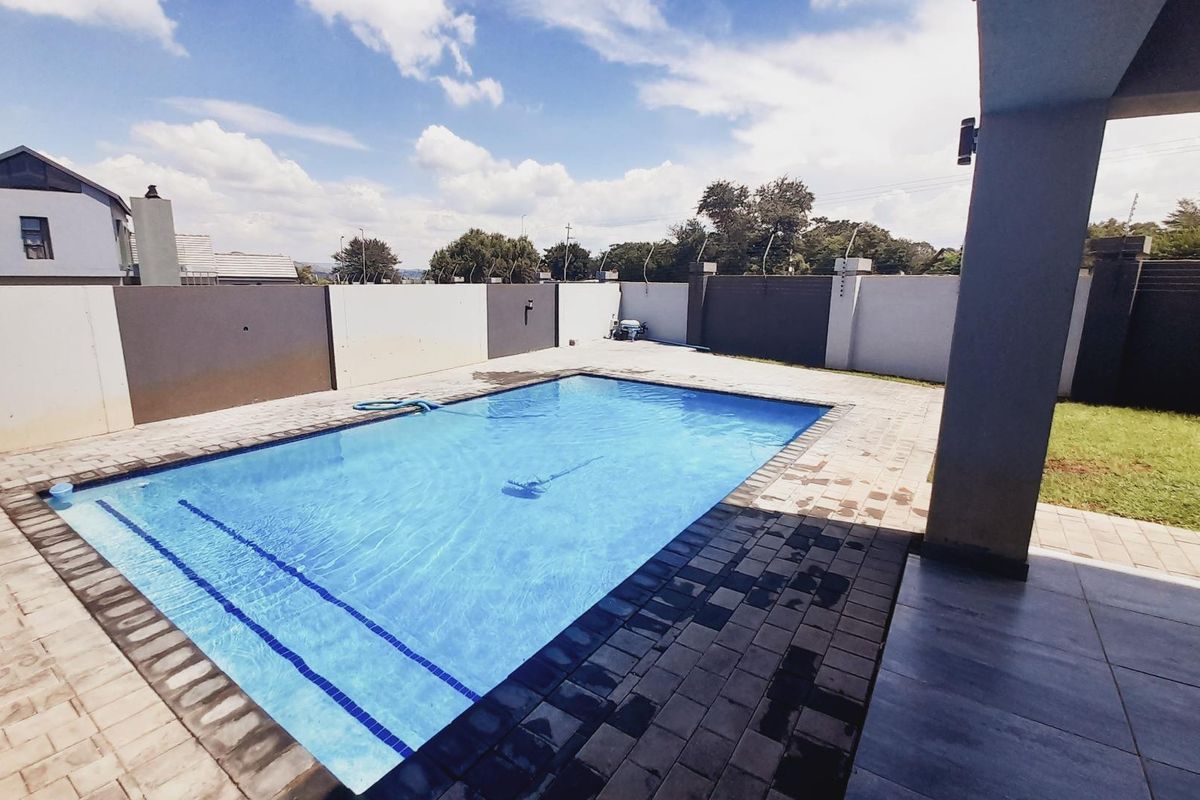 "Unveil Your Dream Home at Gateway Estate: Luxury Awaits - Photo 4