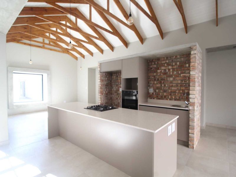 Brand new townhouse to let in complex - Photo 2