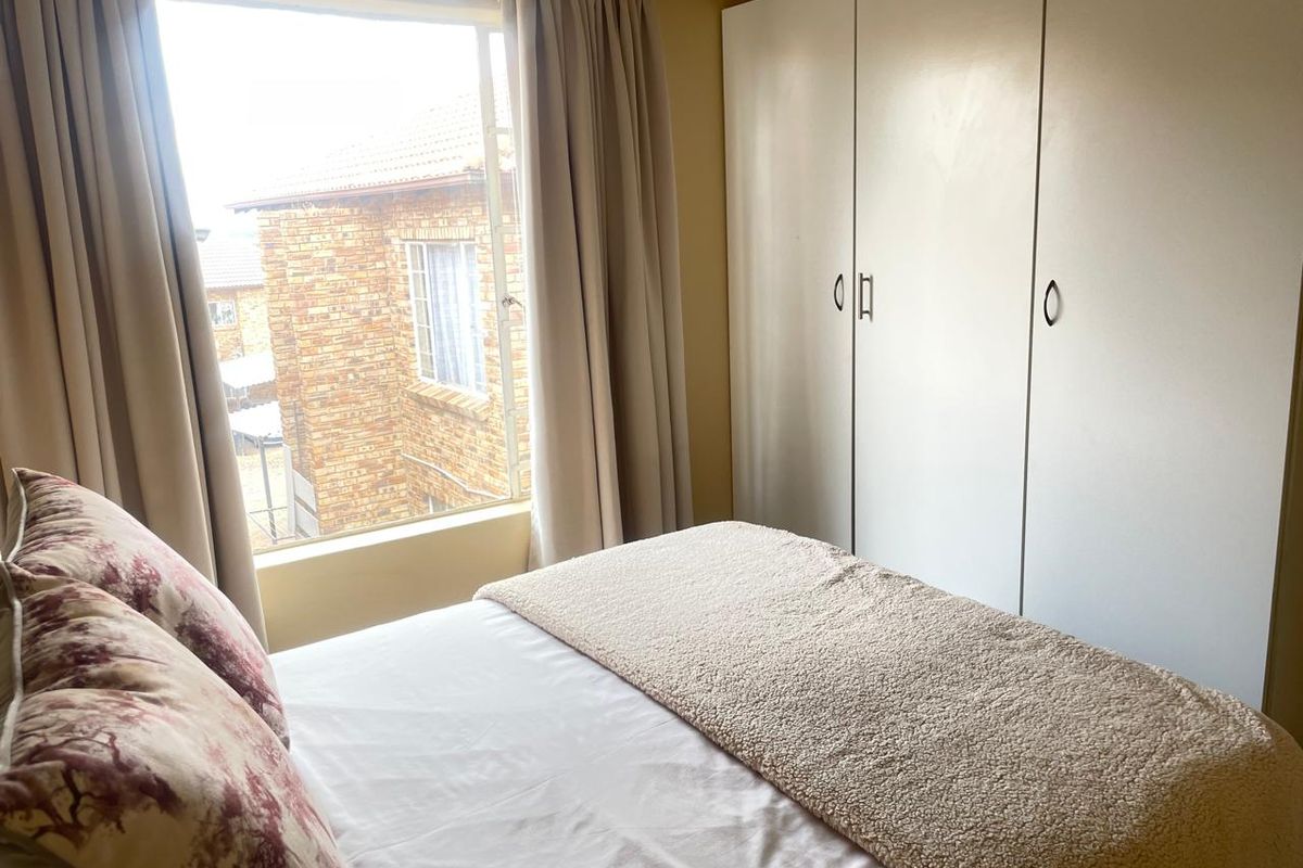 A perfect groundfloor  unit for 1st time buyers.A Bargain The price you see is the price you pay !!! - Photo 3