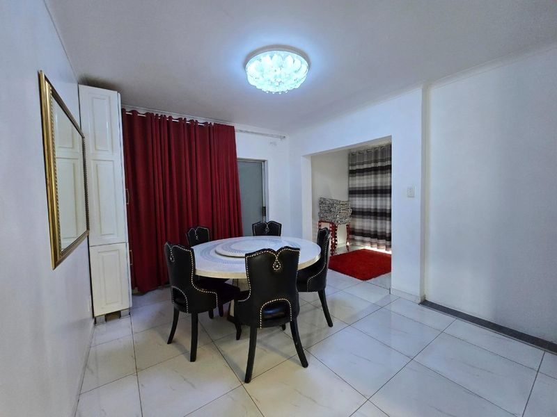 Distinguished Escombe Residence with Premium Amenities - Photo 7