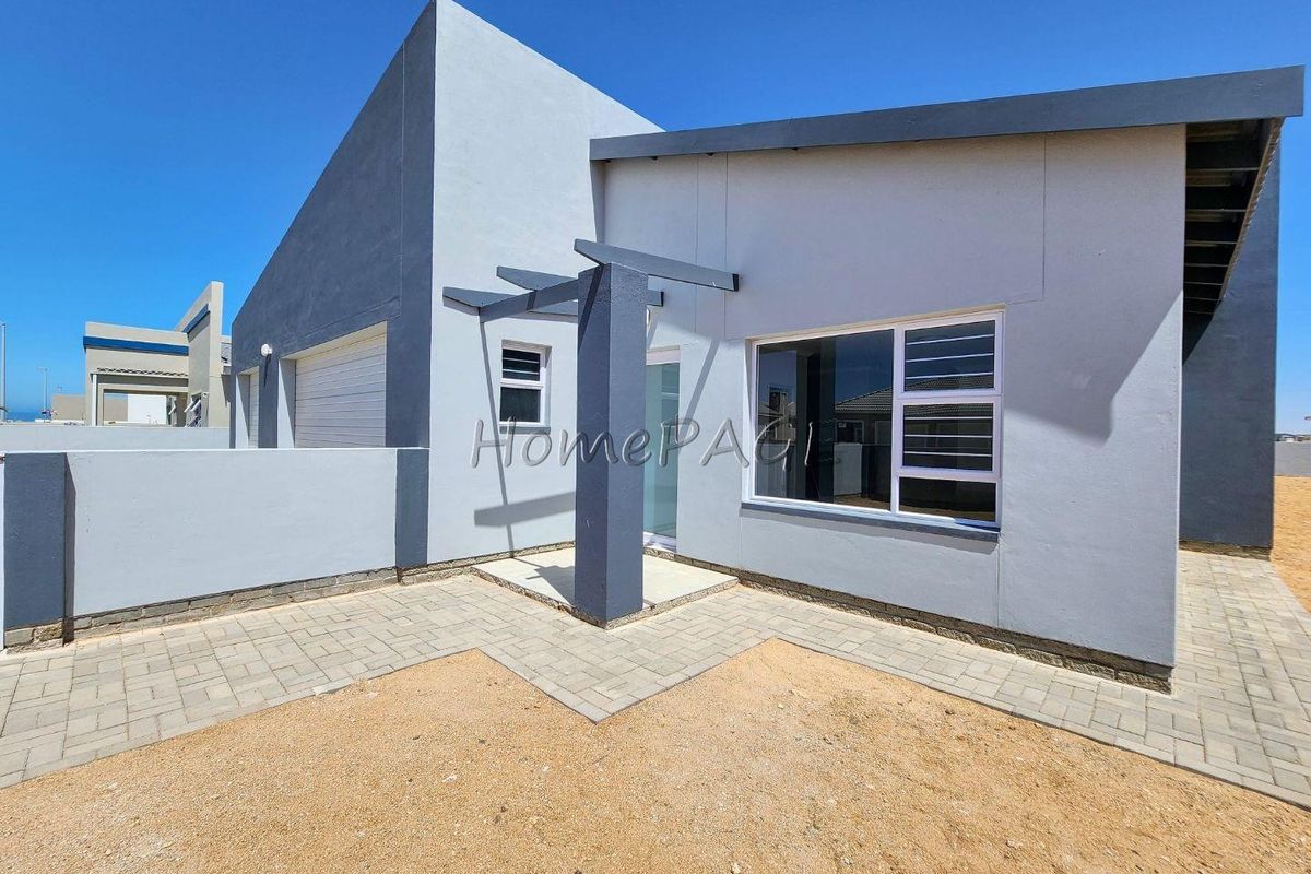 Ext 11 (Sun Bay), Henties Bay:  Brand new 3 Bedroom home wih 3 Garages is for Sale - Photo 2