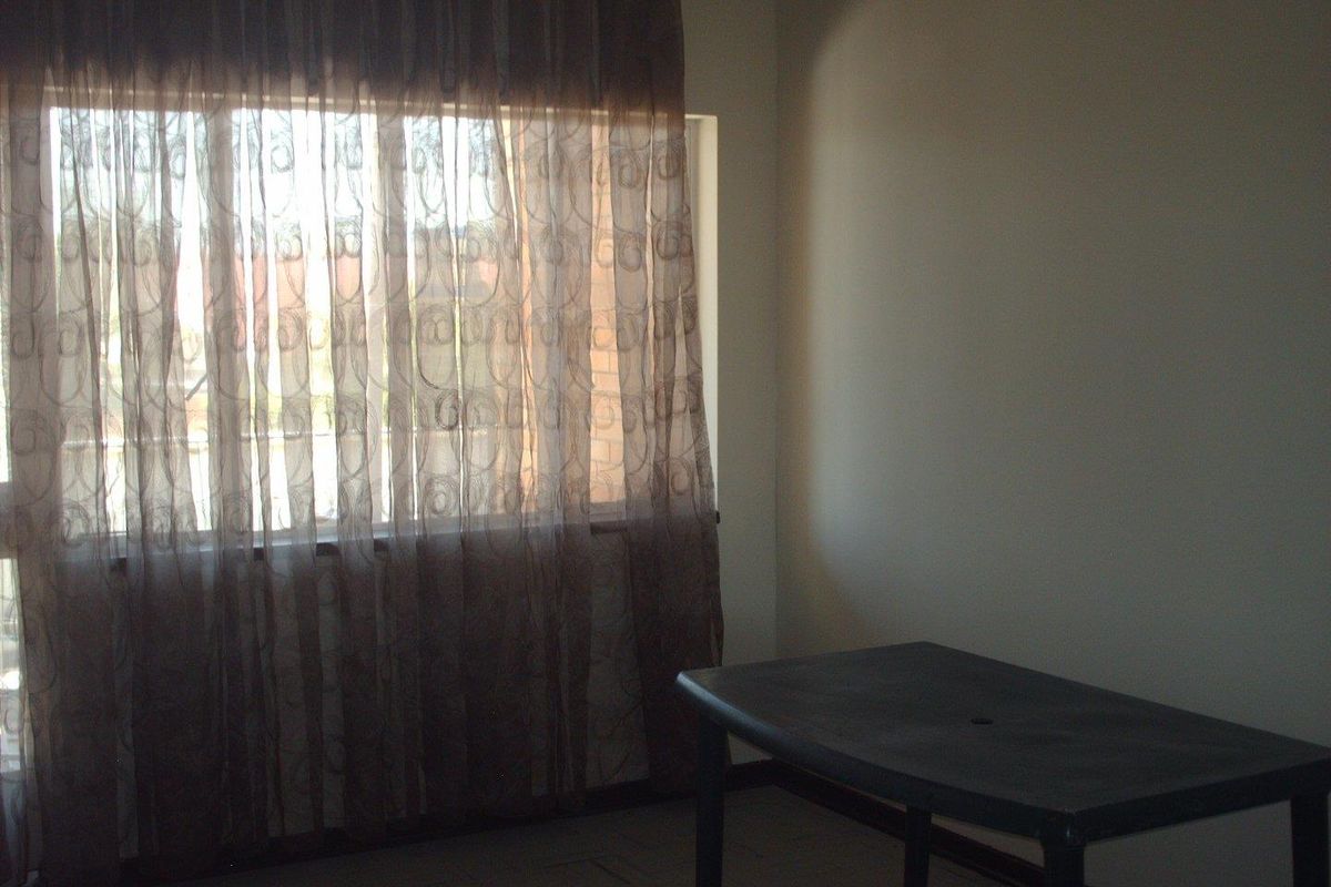 One Bedroom Flat, Three Rivers, Vereeniging - Photo 5