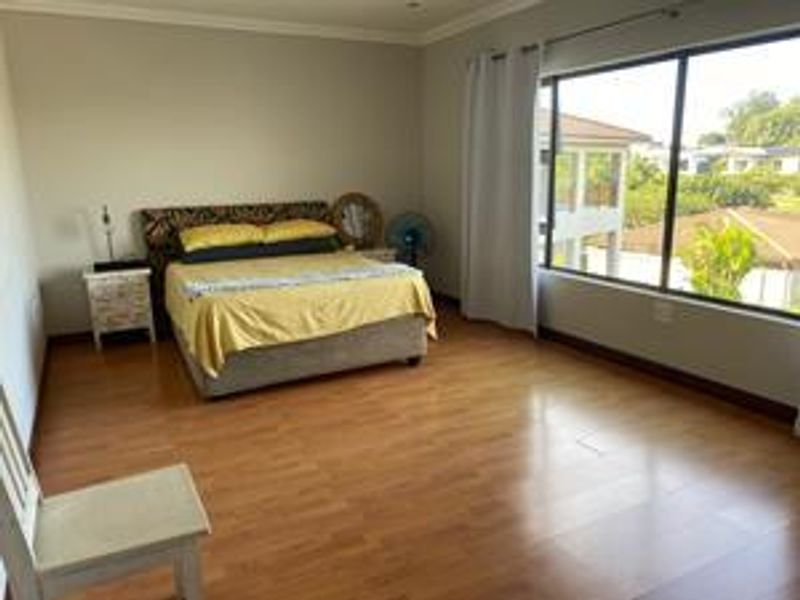 Beautiful 5 Bedroom Home For Sale in Palm Lakes Estate - Photo 9