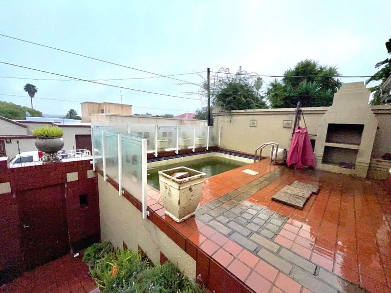 Exceptional 3-Cottage Estate for Visionary Investors - Photo 2