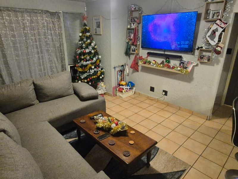 Ground floor modern two bedroom townhouse in Winchester Hills - Photo 5