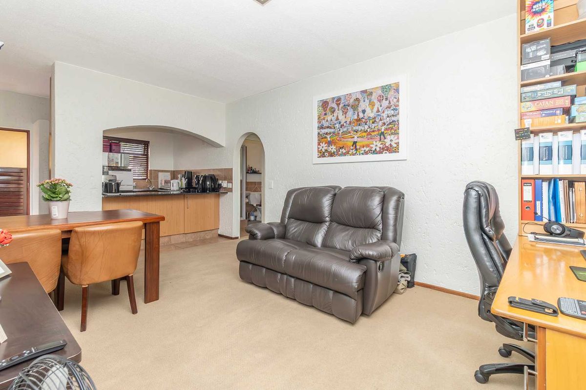 Garden Apartment – Move-In Ready & Priced to Sell! - Photo 5