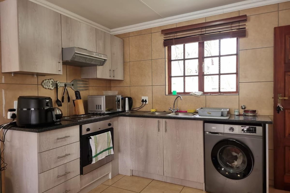 Bachelors Apartment in a prime location – Olympus - Photo 4