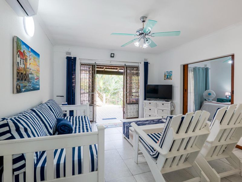 Fully furnished on the beach - Photo 8