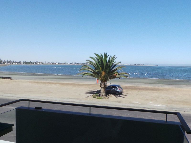 Excellent Location on Lagoon - Top end finishes - Designer Home! - Photo 8