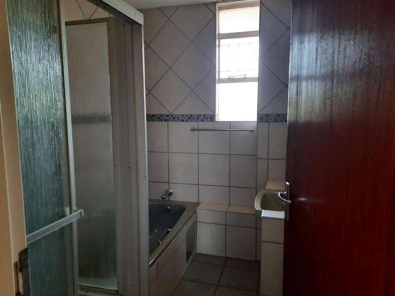 Enjoy Comfort & Security in This Neat 2-Bed Apartment - Photo 7