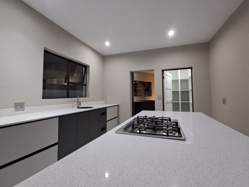 Modern Home for Sale in Liefde en Vrede - Photo 2