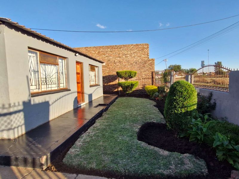 2 Bedroom house for sale in Mamelodi West. - Photo 7