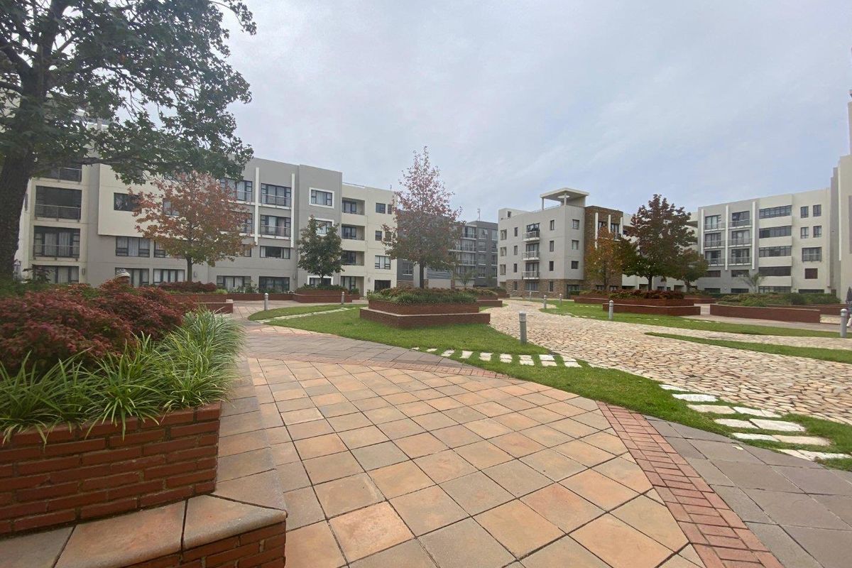 Two Bedroom Apartment For Rent - Photo 2