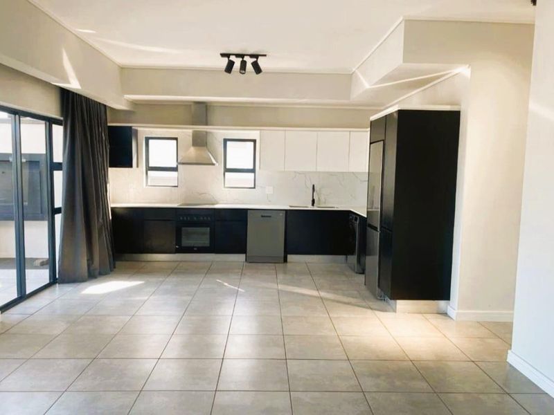 Penthouse -  Luxury Living, Elevated! Munyake Lifestyle - Photo 6
