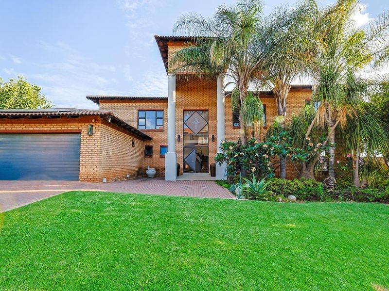 Spacious Family Luxury Home for Sale in The Wilds Estate - Photo 3