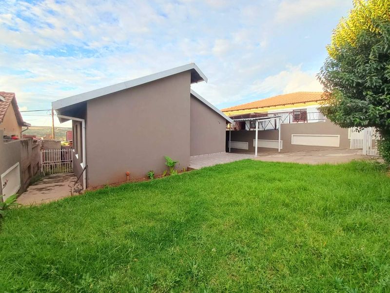 Three bedrooms house for sale in Atteridgeville - Photo 2