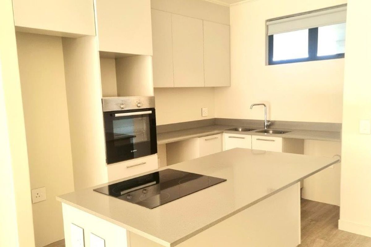 Modern 2 Bed, 2 Bath Apartment In Secure Retirement Estate - Photo 5