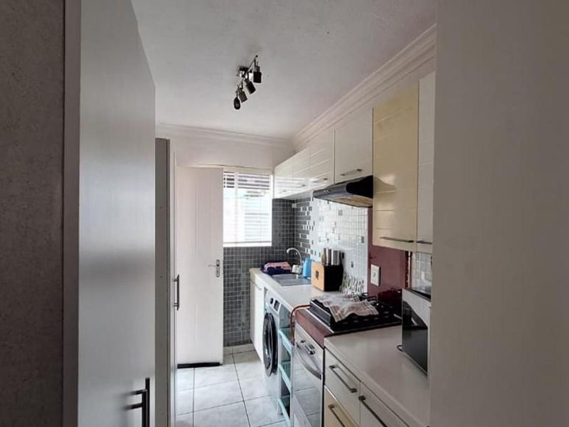 Simplex Townhouse - Photo 3