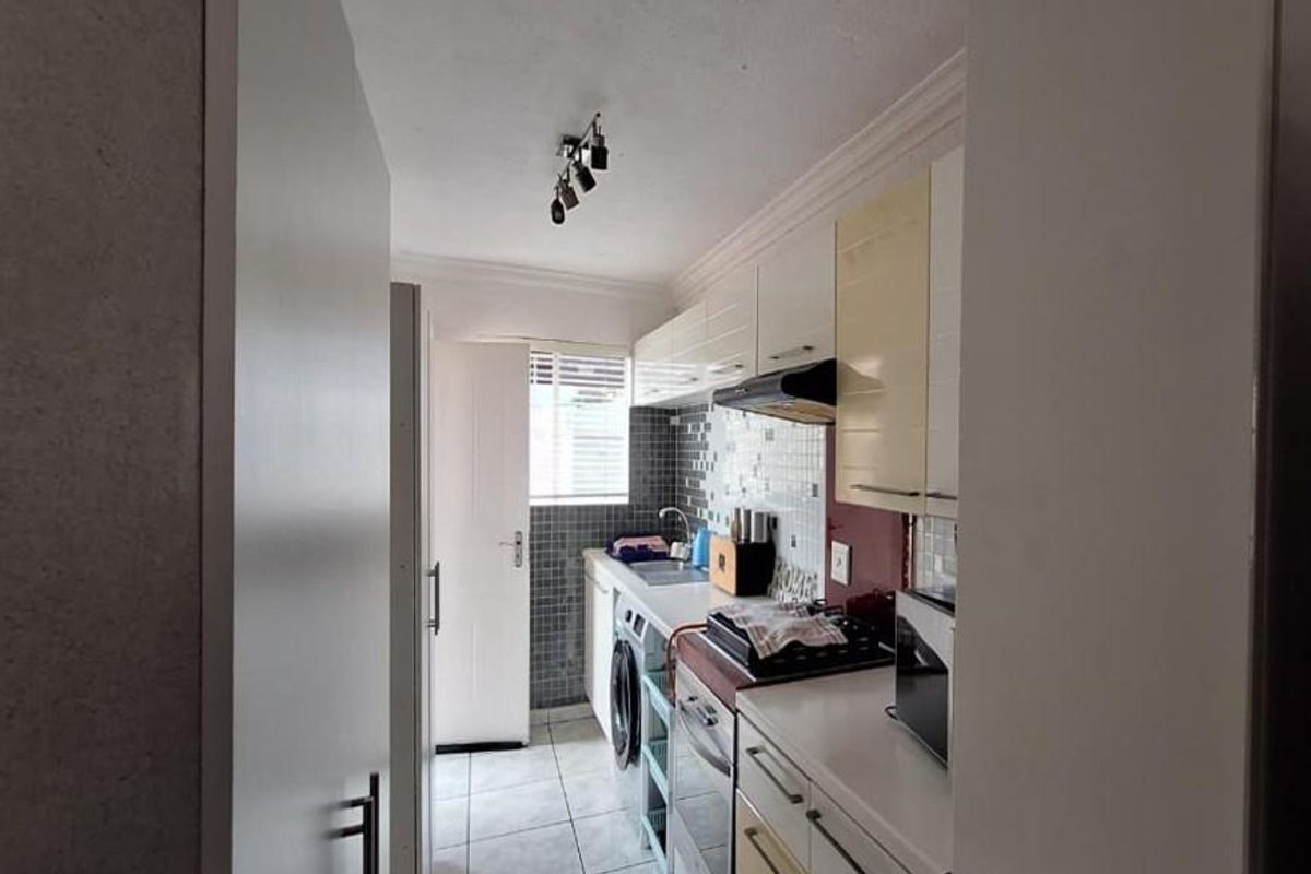 Simplex Townhouse - Photo 3