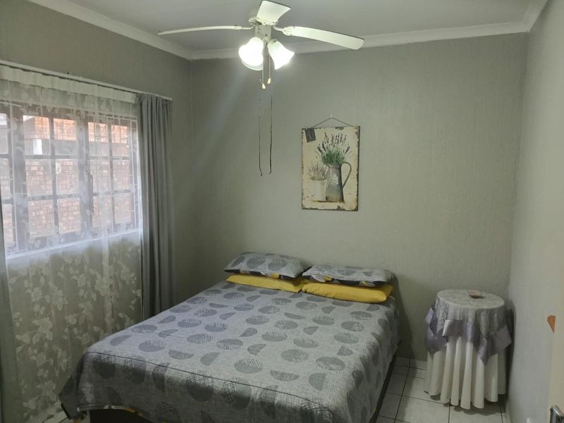2-Bedroom Home in Arboretum, Richards Bay - Practical Living Space - Photo 5