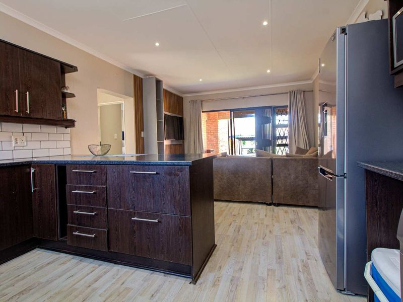 Move-In Ready, No Upgrades Needed - Photo 5