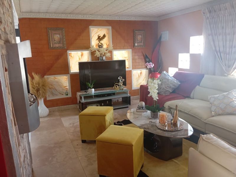 Family Home for sale - Photo 8