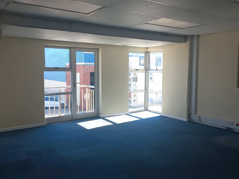 Warehouse in secure Business Park - Available immediately! - Photo 3