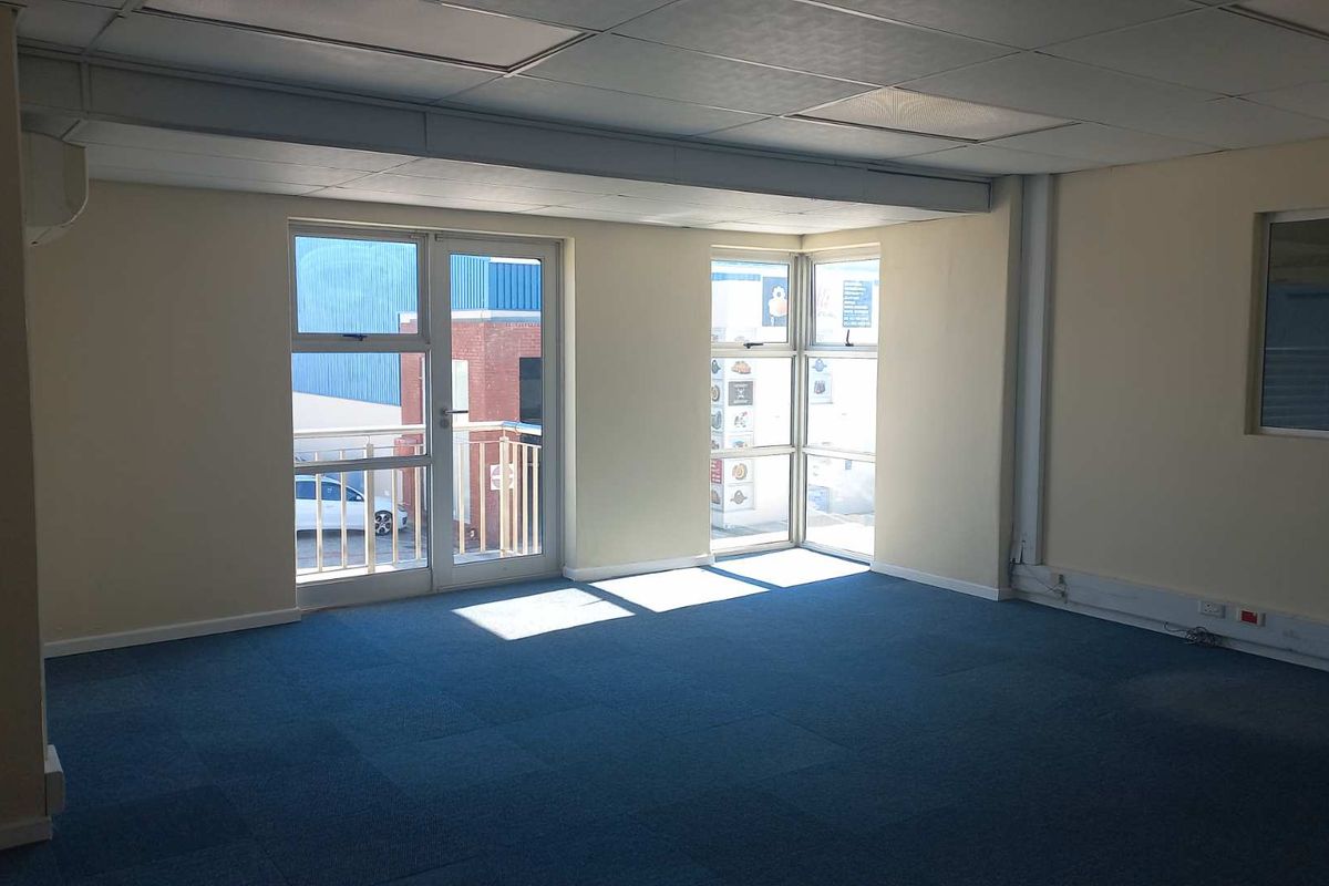 Warehouse in secure Business Park - Available immediately! - Photo 3