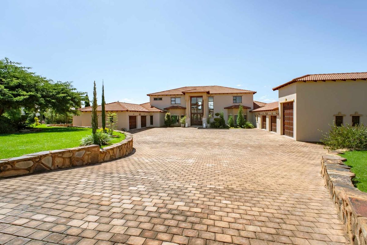 Timeless elegance Home for Sale - Photo 5