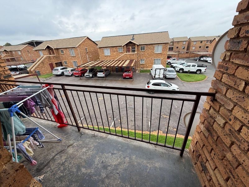 Your New Home: A Blend of Style, Comfort, & Accessibility! - Photo 9