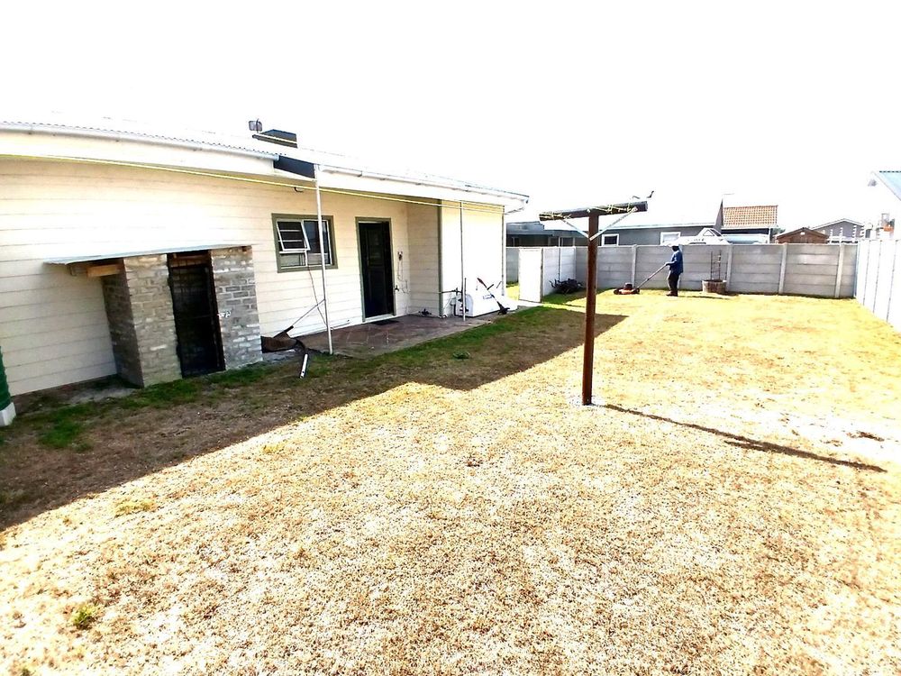 Backyard - accessed by Kitchen.