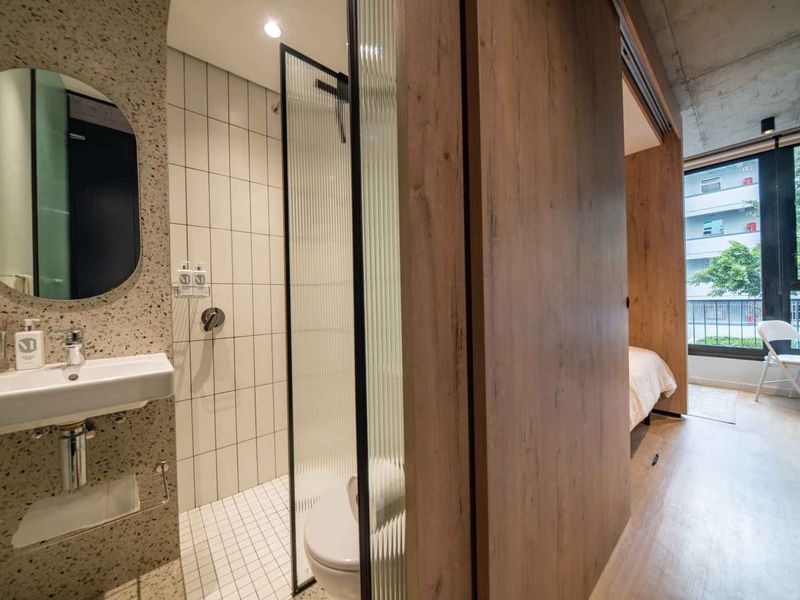 Modern Furnished Micro-Bachelor Apartment with Ocean Views at Three43 on B, Sea Point - Photo 8