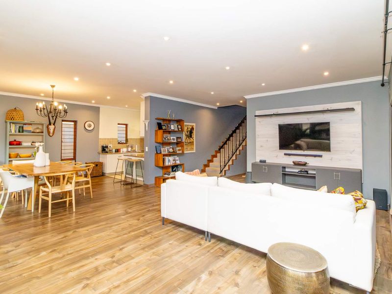 Spacious Family Cluster in Secure Estate! - Photo 1