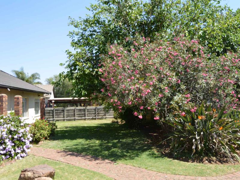 Four Bedroom Family Home in Brackendowns - Photo 5