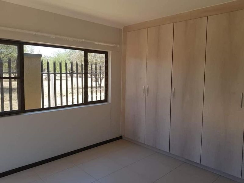 🏡 **Tuscan Elegance Awaits You in Camelthorn Estate!** 🌿 - Photo 5