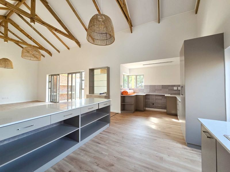 Modern 3 bedroom townhouse for sale in Stilbaai-Wes. - Photo 9