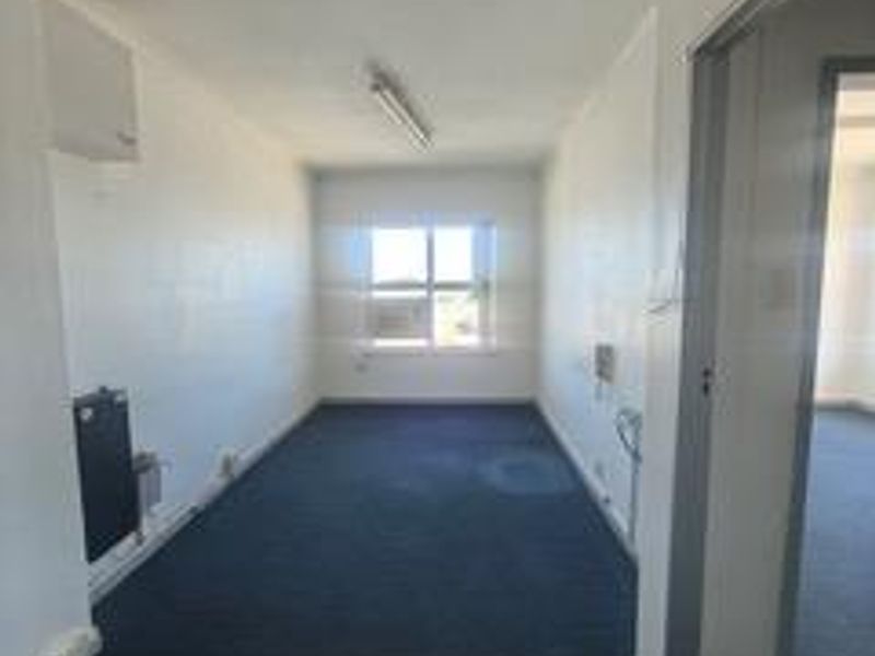 Business offices to let in well known newton park - Photo 2