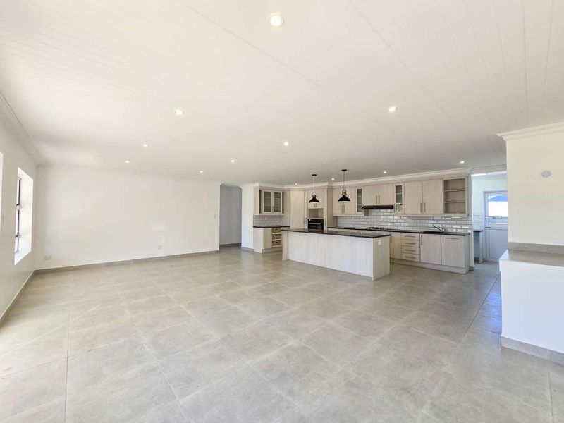 Newly built - Modern family home for sale in Stilbaai-Wes. - Photo 3